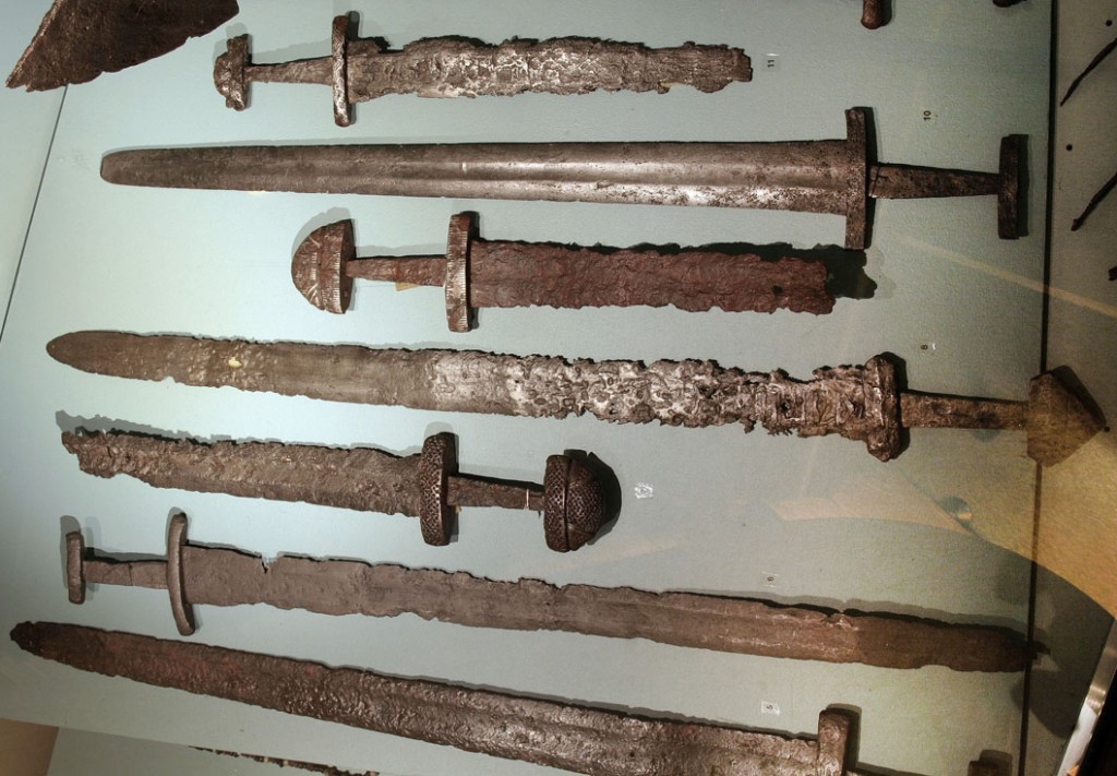 miecze Wikingów w muzeum
