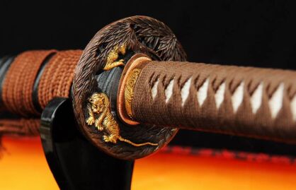 MIECZ SAMURAJSKI KATANA DO TRENINGU, STAL WARSTWOWANA CZARNA DAMASCEŃSKA, RĘCZNIE KUTA, R345