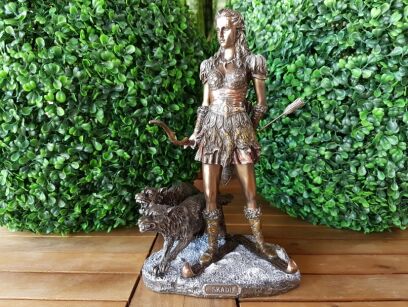 NORDYCKA BOGINI ZIMY – SKADI  VERONESE (WU76984A4)