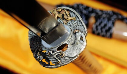KATANA, STAL WARSTWOWANA DAMASCEŃSKA, RĘCZNIE KUTA, R219