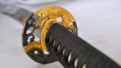 JAPOŃSKA KATANA STAL DAMASCEŃSKA HARTOWANA GLINKĄ Z HOZUYA i JIZUYA POLEROWANIE RĘCZNE, ZŁOTA TSUBA R1181