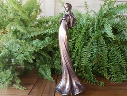 STATUETKA ŚLUBNA PANNA MŁODA Z LILIĄ VERONESE  (WU73412A4)
