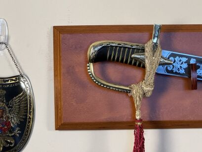 HISTORISCHE REPLIK - SABRE Hussar 1750r auf dekorative Tafel