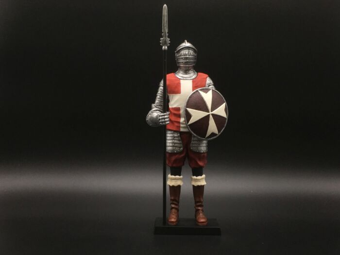 MALTESER KNIGHT HOLDING PIKE UND ROUND SHIELD VERONESE (WU77131AA)