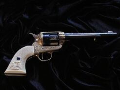 REPLIKA BRONI AMERYKAŃSKI KAWALERYJSKI REWOLWER COLTA Z 1873r. (B-1281/L)