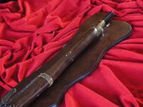 Gewehr auf Holzplatte mit Steinschloss von 1732. (AG34 / FC3.01) - 4