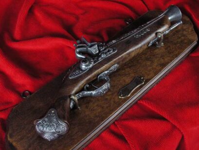 Planke mit einer Pistole XVII Jahrhundert BRESCIA (AG34 / 2.01)