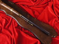 Gewehr mit Steinschloss aus dem Jahr 1732. MIT einem Holzbrett (AG34 / FC4.01) - 2