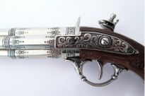 PISTOLET CZTEROLUFOWY Z GŁOWĄ ORŁA 1307 - 4