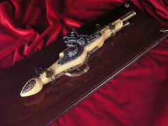 UNTYPISCHE Steinschloss GEWEHR MIT HOLZ Anhänger (K1095-51M)