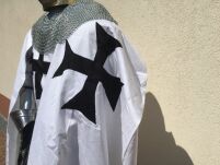 TEUTONISCHE RÜSTUNG MIT DEM SCHILD UND DEM SCHWERT J27 - 3