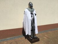 TEUTONISCHE RÜSTUNG MIT DEM SCHILD UND DEM SCHWERT J27 - 5