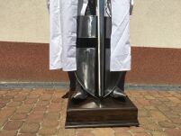 TEUTONISCHE RÜSTUNG MIT DEM SCHILD UND DEM SCHWERT J27 - 7