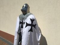 TEUTONISCHE RÜSTUNG MIT DEM SCHILD UND DEM SCHWERT J27 - 11