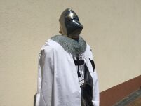 TEUTONISCHE RÜSTUNG MIT DEM SCHILD UND DEM SCHWERT J27 - 12