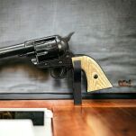 COLT PEACE MAKER 1873r SINGLE ACTION ARMY CAL 45 czarny kość (k1064-1M) - 4