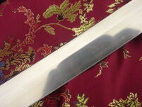 MIECZ SAMURAJSKI KATANA DO TRENINGU , STAL WYSOKOWĘGLOWA 1095 WARSTWOWANA RĘCZNIE KUTA, PIĘKNA TSUBA 8000 WARSTW + STOJAK R405 - 11