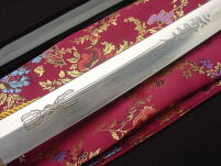 MIECZ SAMURAJSKI KATANA DO TRENINGU , STAL WYSOKOWĘGLOWA 1095 WARSTWOWANA RĘCZNIE KUTA, PIĘKNA TSUBA 8000 WARSTW + STOJAK R405 - 15