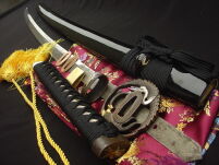 MIECZ SAMURAJSKI KATANA DO TRENINGU , STAL WYSOKOWĘGLOWA 1095 WARSTWOWANA RĘCZNIE KUTA, PIĘKNA TSUBA 8000 WARSTW + STOJAK R405 - 24